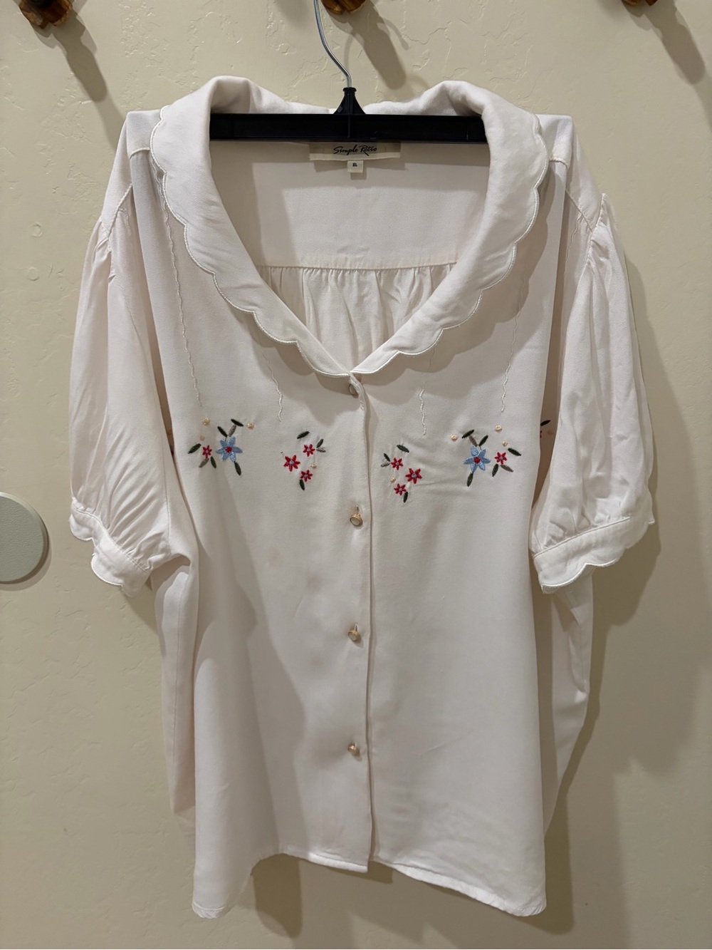 Scallop-Collar Embroidered Button-Front Blouse in White 🕊️